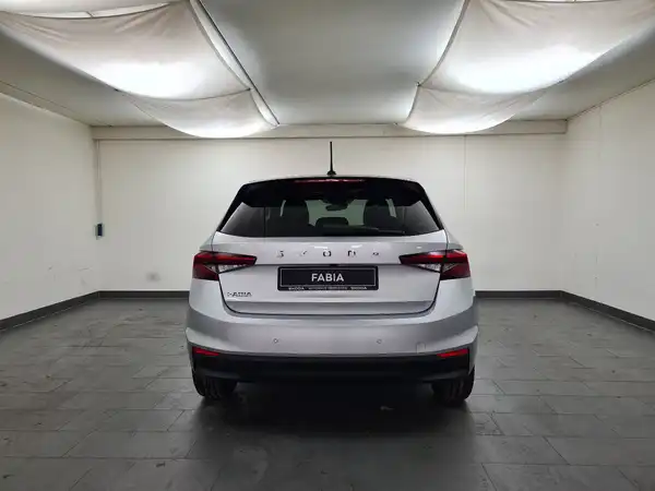 ŠKODA Fabia Drive TSI DSG (6/16)