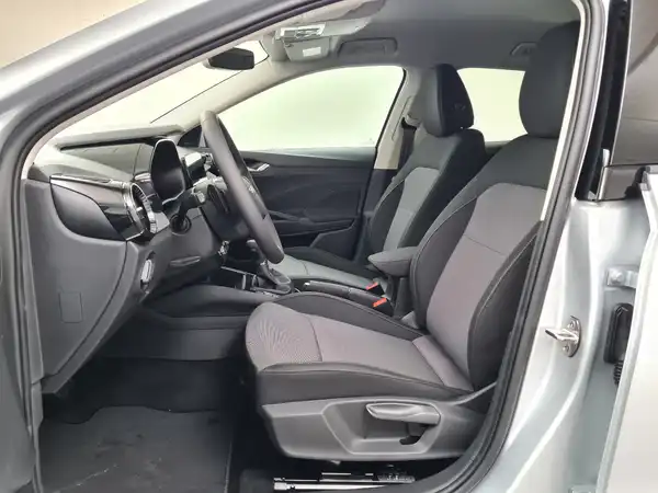 ŠKODA Fabia Drive TSI DSG (8/16)