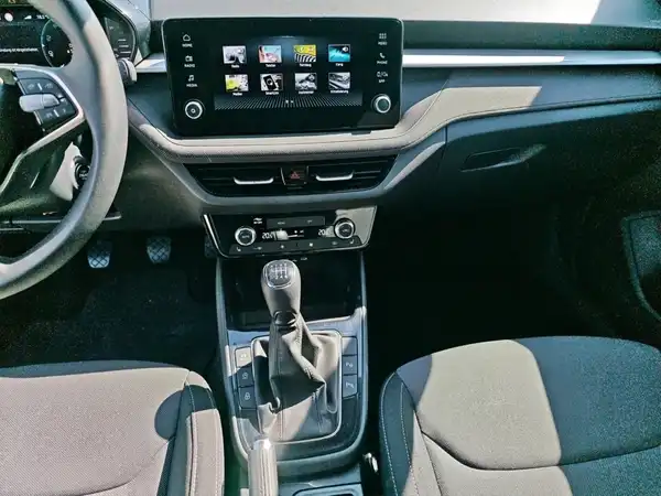 ŠKODA Fabia Selection 1.0 TSI LED Virtual Kamera ACC (12/17)