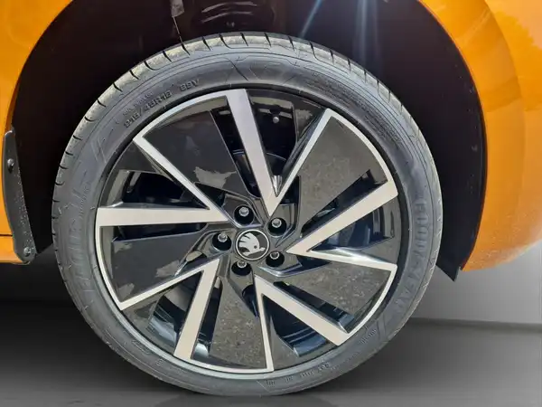 ŠKODA Kamiq 1.5 TSI DSG Selection (17/17)