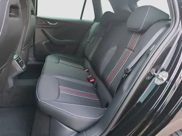ŠKODA Kamiq 1.5 TSI Monte Carlo DSG (9/16)