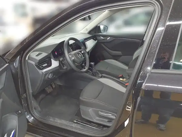 ŠKODA Kamiq Selection 1.0 TSI MATRIX Komfort+ ACC Navi (4/4)