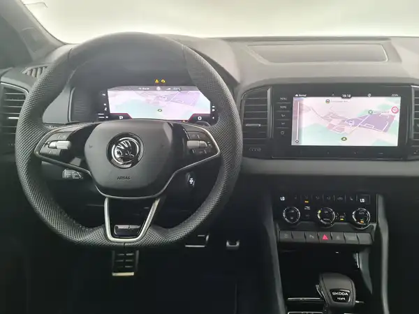 ŠKODA Karoq Sportline Allrad TDI 110 kW 7-Gang DSG (10/17)