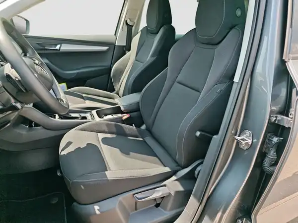ŠKODA Karoq Selection 1.5 TSI Matrix Kamera ACC Winter (8/16)