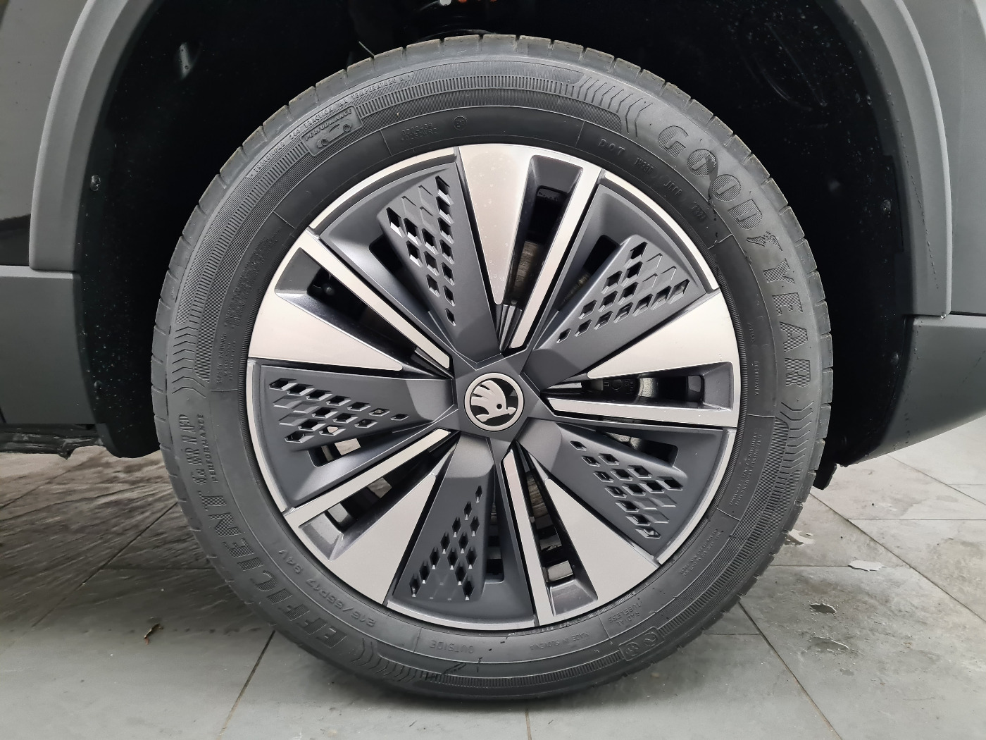 ŠKODA Karoq Tour 1.5 TSI (14/17)