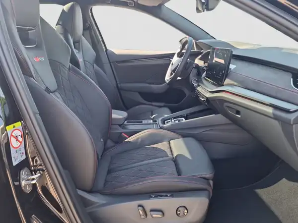 ŠKODA Octavia Combi RS TSI 195 KW DSG (15/17)