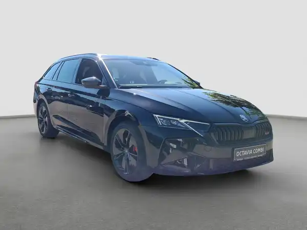 ŠKODA Octavia Combi RS TSI 195 KW DSG (4/17)