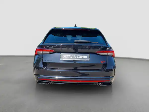 ŠKODA Octavia Combi RS TSI 195 KW DSG (6/17)