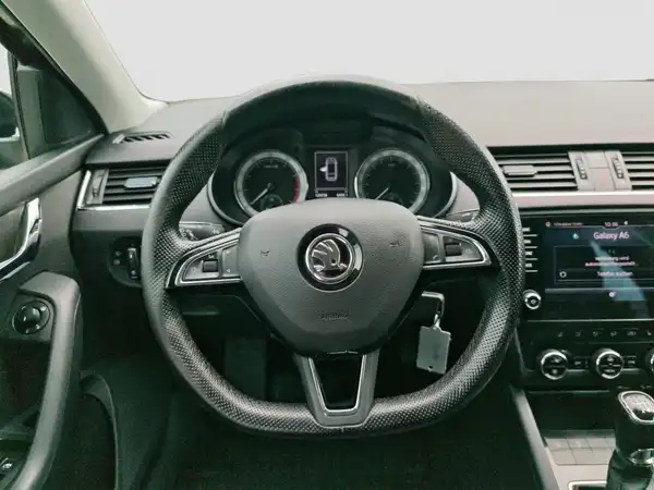 ŠKODA Octavia Combi 1.4 TSI Business AHK Navi LED (11/16)