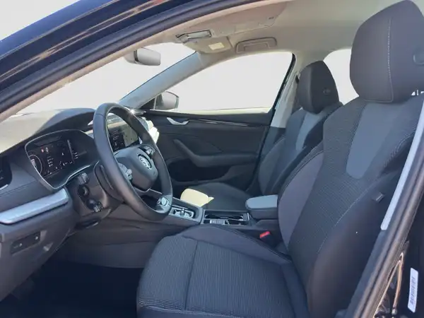 ŠKODA Octavia Combi Selection 1.5 TSI AHK Connect Kamera ACC (8/16)