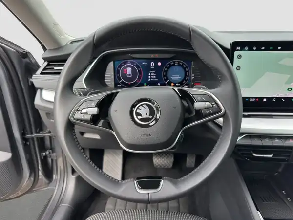 ŠKODA Octavia Combi Select 1.5 TSI Kamera Connect Digital LED Winter (11/16)