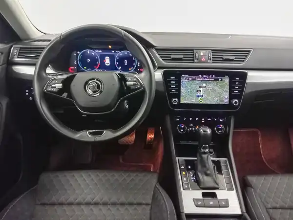 ŠKODA Superb iV Combi Ambition 1.4 eTSI (13/21)