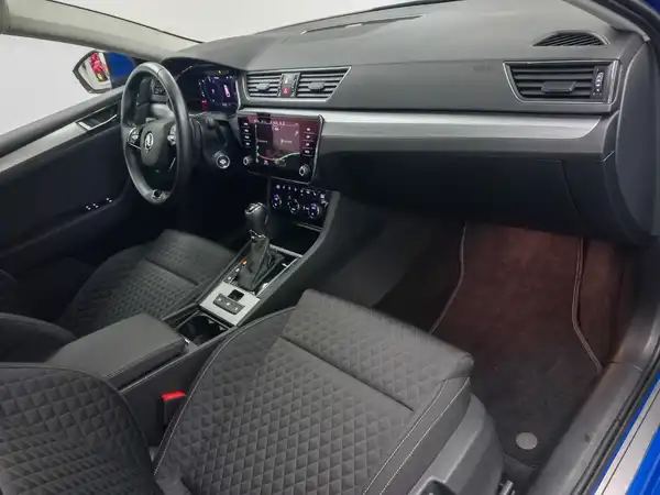 ŠKODA Superb iV Combi Ambition 1.4 eTSI (17/21)