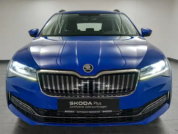ŠKODA Superb iV Combi Ambition 1.4 eTSI (3/21)