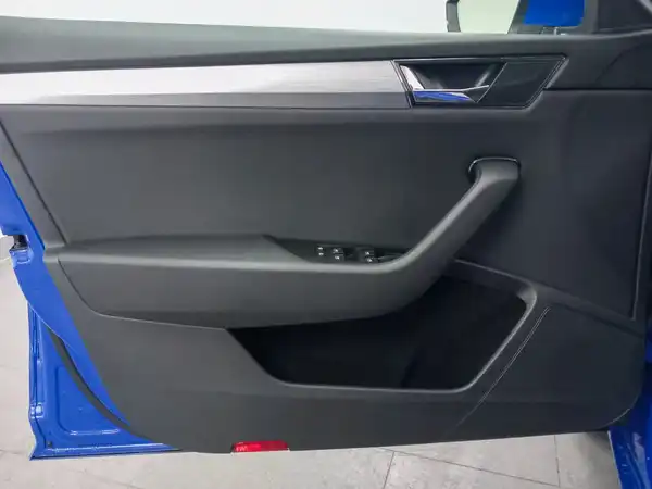 ŠKODA Superb iV Combi Ambition 1.4 eTSI (10/21)