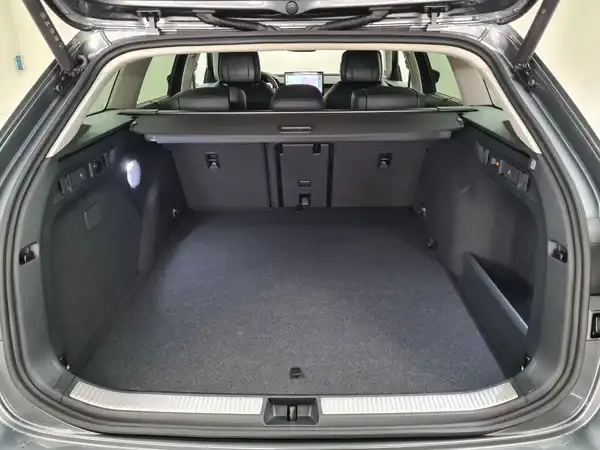ŠKODA Superb Kombi 1.5 TSI Hybrid L&K (11/17)