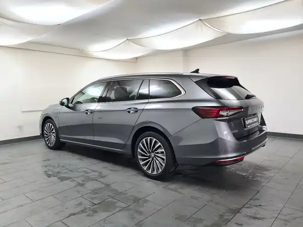 ŠKODA Superb Kombi 1.5 TSI Hybrid L&K (4/17)