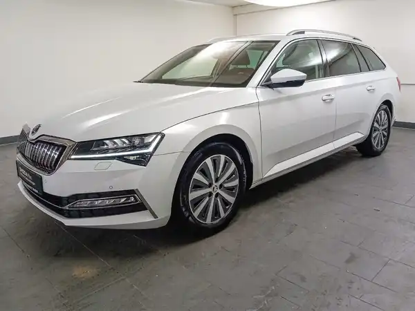 ŠKODA Superb Combi Style 1.4 electric Hybrid virtual ACC Kamera Spur (2/22)