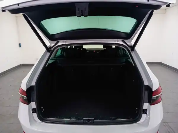 ŠKODA Superb Combi Style 1.4 electric Hybrid virtual ACC Kamera Spur (14/22)