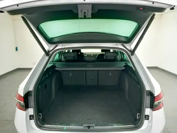 ŠKODA Superb Combi Style 1.4 electric Hybrid virtual ACC Kamera Spur (15/22)