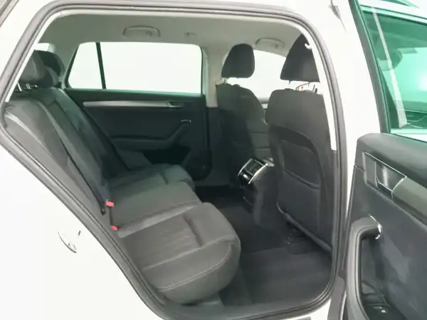 ŠKODA Superb Combi Style 1.4 electric Hybrid virtual ACC Kamera Spur (16/22)