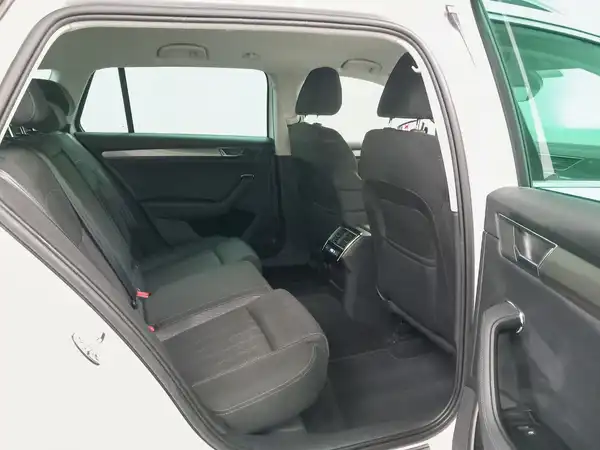 ŠKODA Superb Combi Style 1.4 electric Hybrid virtual ACC Kamera Spur (17/22)