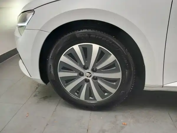 ŠKODA Superb Combi Style 1.4 electric Hybrid virtual ACC Kamera Spur (22/22)