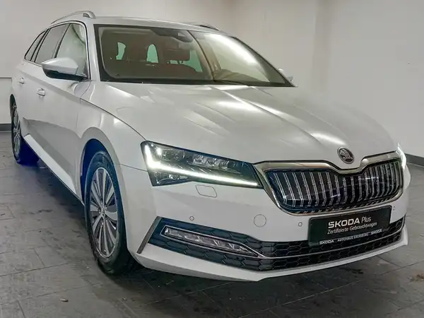 ŠKODA Superb Combi Style 1.4 electric Hybrid virtual ACC Kamera Spur (4/22)