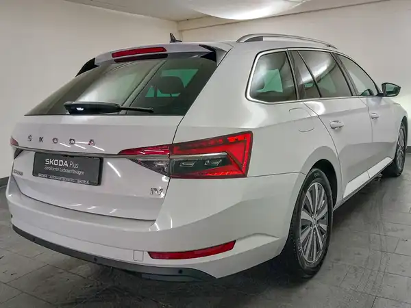 ŠKODA Superb Combi Style 1.4 electric Hybrid virtual ACC Kamera Spur (7/22)