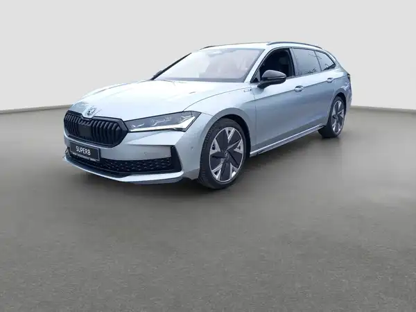 ŠKODA Superb Combi Sportline 2.0 TSI DSG (1/15)