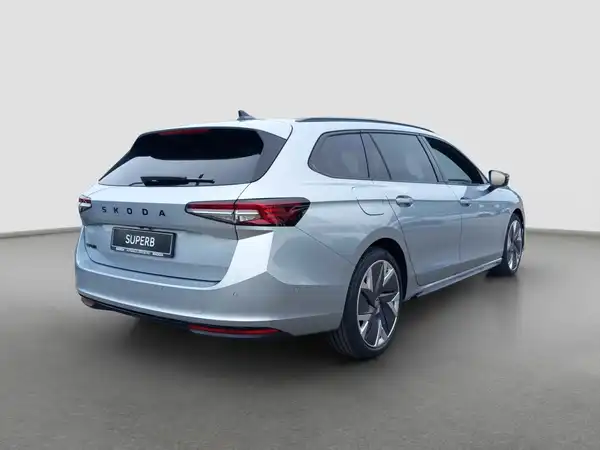 ŠKODA Superb Combi Sportline 2.0 TSI DSG (4/15)