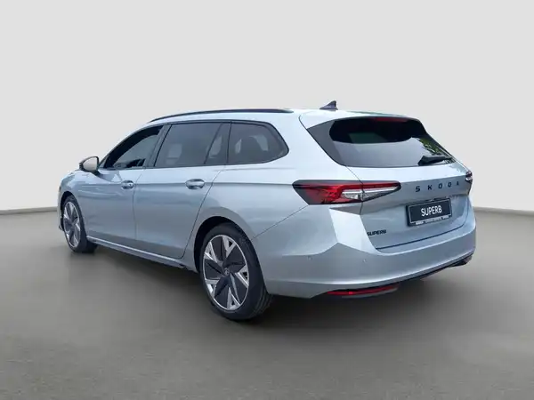 ŠKODA Superb Combi Sportline 2.0 TSI DSG (6/15)