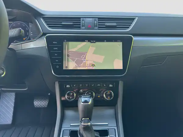 ŠKODA Superb Combi STYLE 2.0 TDI Business Assistenz Nav 360 230V (12/16)