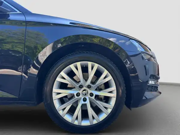 ŠKODA Superb Combi STYLE 2.0 TDI Business Assistenz Nav 360 230V (16/16)