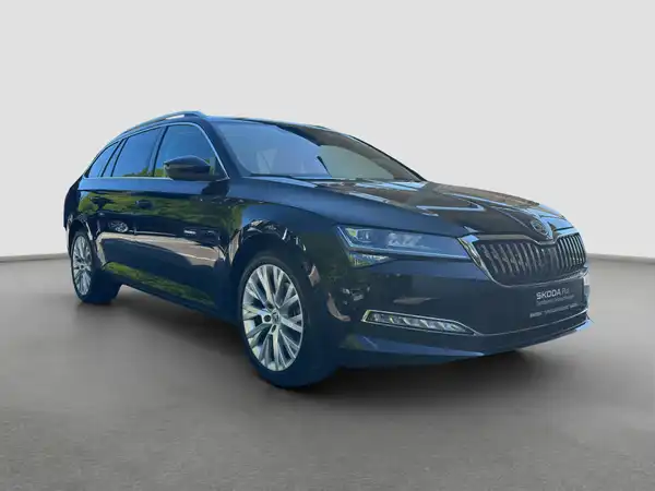 ŠKODA Superb Combi STYLE 2.0 TDI Business Assistenz Nav 360 230V (4/16)