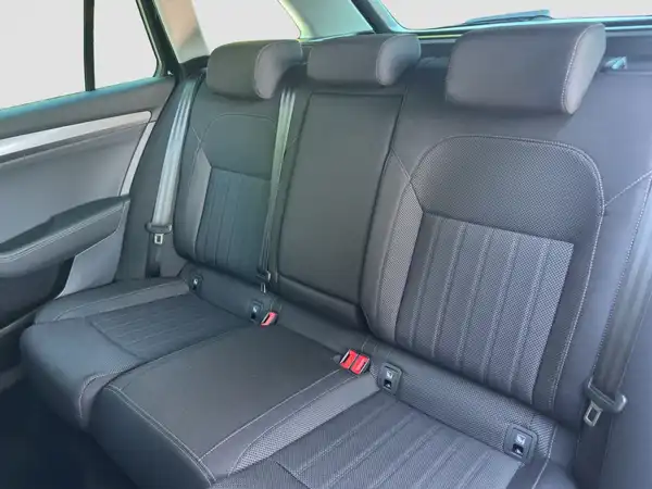 ŠKODA Superb Combi STYLE 2.0 TDI Business Assistenz Nav 360 230V (9/16)