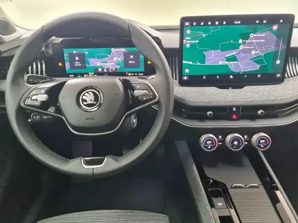 ŠKODA Superb Combi 110kW 1.5 TSI Selection (10/16)