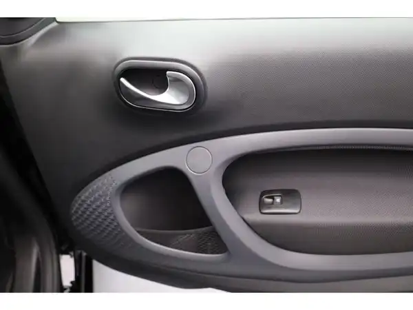 SMART fortwo EQ (15/19)