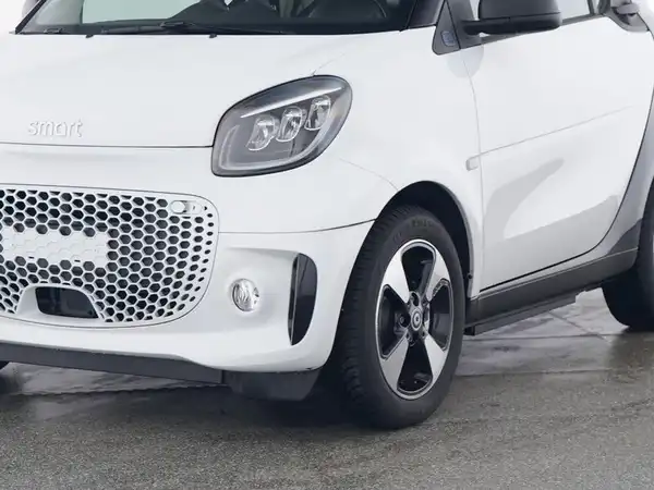 SMART EQ fortwo (4/10)