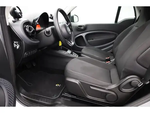 SMART smart EQ fortwo (11/20)
