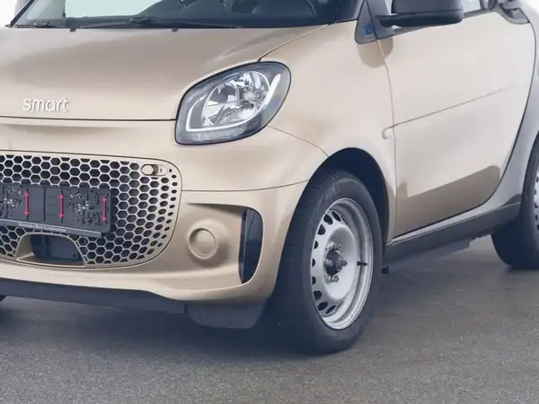 SMART EQ fortwo (4/10)