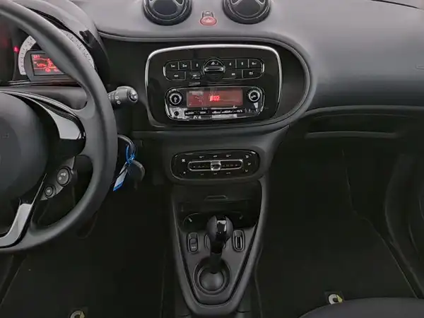 SMART EQ fortwo (6/10)