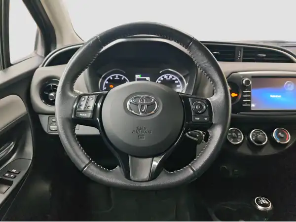 TOYOTA Yaris 1.0 VVT-i Comfort (11/16)