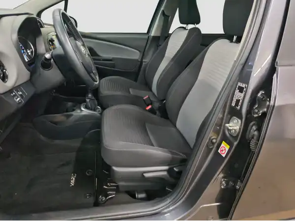 TOYOTA Yaris 1.0 VVT-i Comfort (8/16)