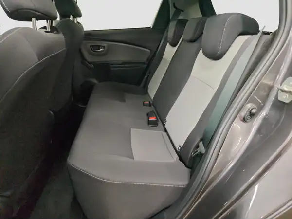 TOYOTA Yaris 1.0 VVT-i Comfort (9/16)