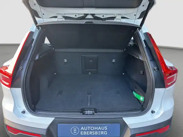 VOLVO XC40 T3 Momentum el.Sitz Park-Assist Intelli Light (13/16)