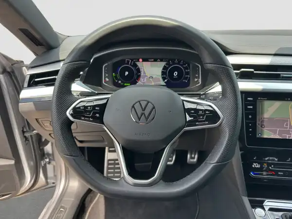 VW Arteon R-Line 1.4 eHybrid ergo DAB MATRX StHzg Park-Lenk (11/16)