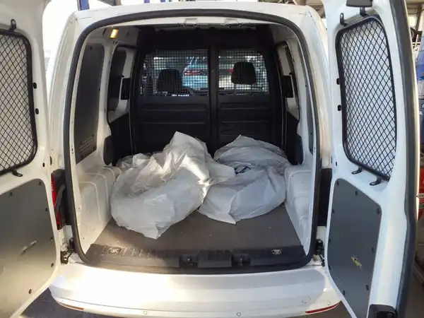 VW Caddy Kasten 2.0 TDI Elektrik Navi 2xTüre Holz Klima (8/8)