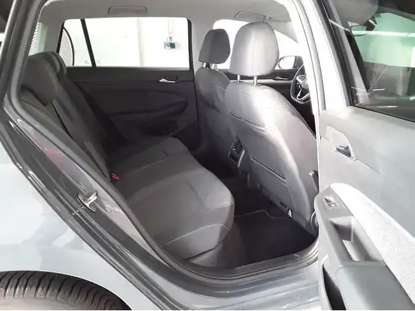 VW Golf VIII Variant 8 MOVE 2.0 TDI 5JGar ACC Navi connect (8/9)
