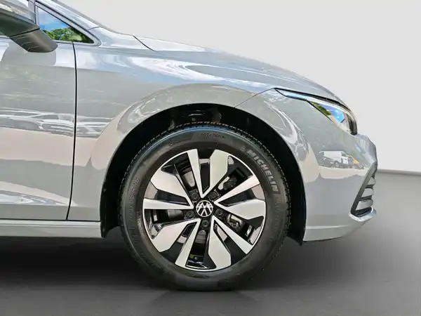 VW Golf VIII 8 MOVE 1.0 eTSI 5JGar Pano ACC StHzg (16/16)